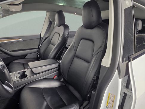 Used 2023 Tesla Model Y Long Range image 11