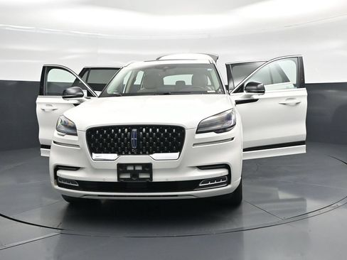 Used 2020 Lincoln Aviator Grand Touring w/ Elements Package Plus AWD/4WD image 30