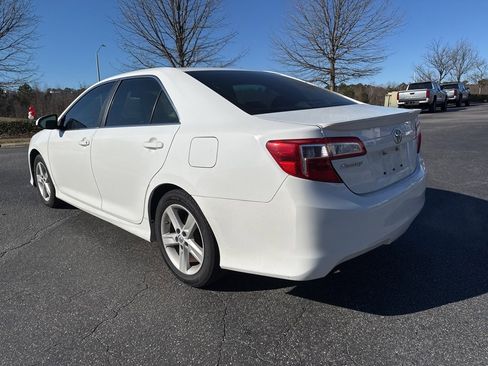 Used 2013 Toyota Camry SE image 3