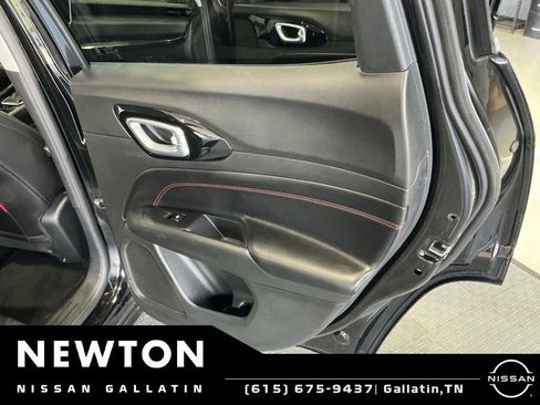 Used 2022 Jeep Compass Trailhawk w/ Trailhawk Convenience Group AWD/4WD image 41