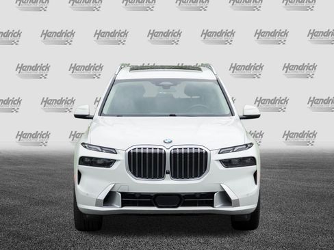 Used 2024 BMW X7 xDrive40i w/ Premium Package AWD/4WD image 3