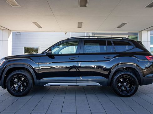 New 2026 Volkswagen Atlas Peak Edition image 14