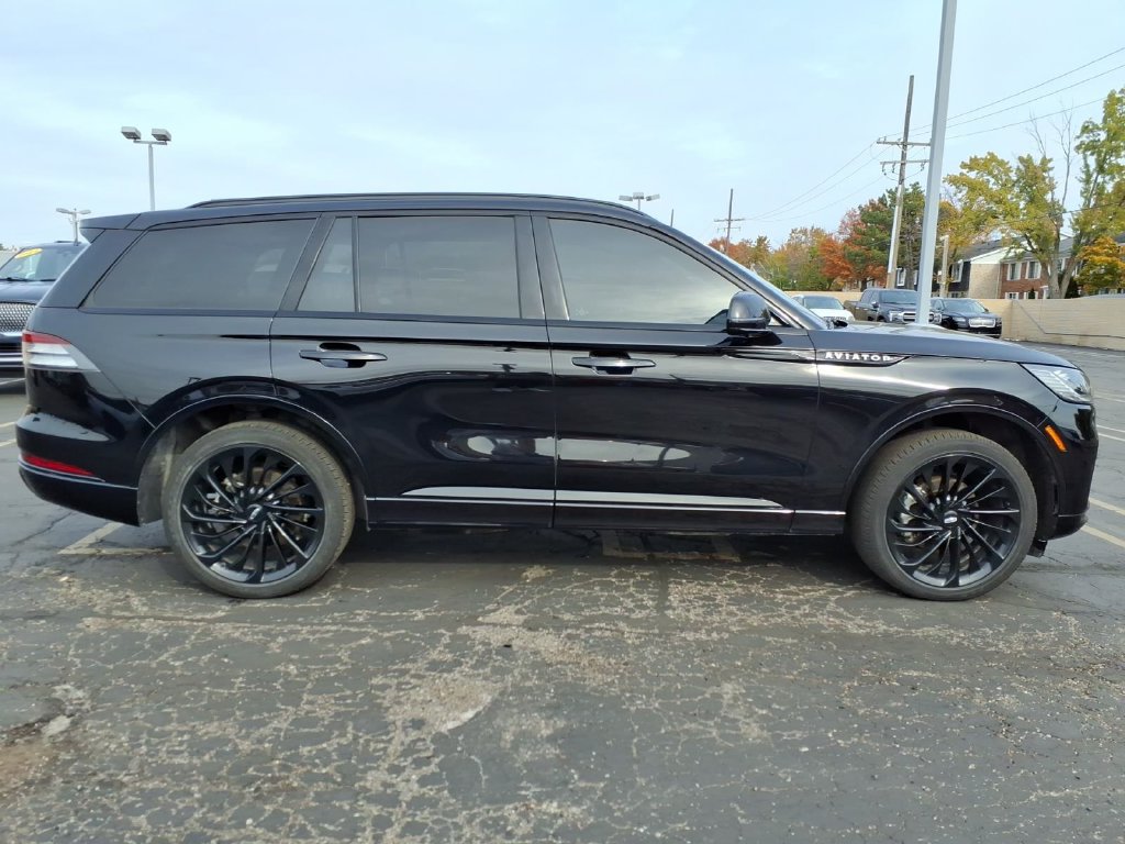 Used 2025 Lincoln Aviator Reserve w/ Jet Appearance Package AWD/4WD image 8