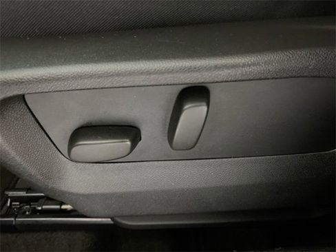 Used 2023 Buick Envision Preferred image 25