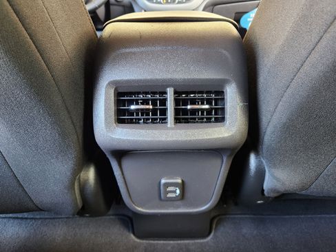 Certified 2024 Chevrolet Equinox LT image 32