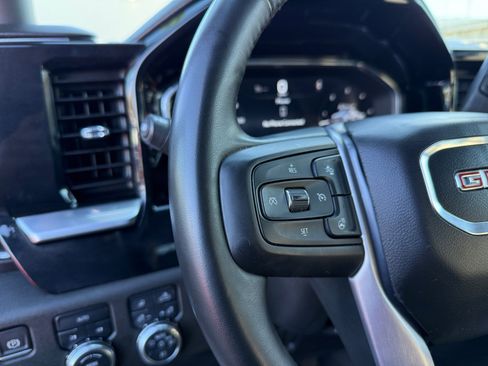 Used 2024 GMC Sierra 1500 SLT image 18