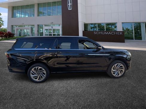 New 2026 Lincoln Navigator L Reserve image 7