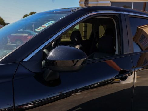 Used 2024 Nissan Rogue SV image 12