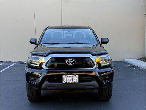 Used 2014 Toyota Tacoma PreRunner w/ SR5 Package RWD image 2