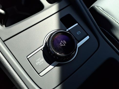 New 2026 Volkswagen Tiguan SE image 18