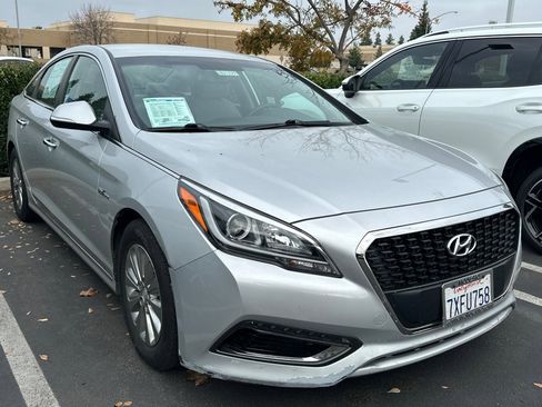 Used 2016 Hyundai Sonata SE image 2