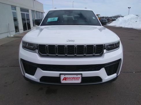 New 2026 Jeep Grand Cherokee Limited AWD/4WD image 3
