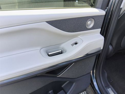 New 2026 Lincoln Navigator L Reserve AWD/4WD image 21