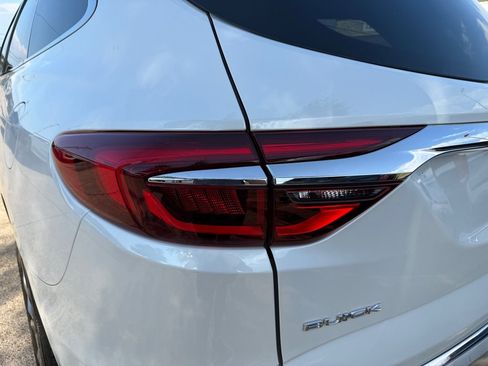 Used 2018 Buick Enclave Avenir w/ Avenir Technology Package image 12