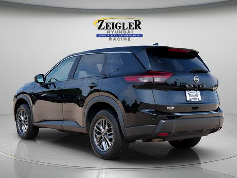 Used 2024 Nissan Rogue S AWD/4WD image 5