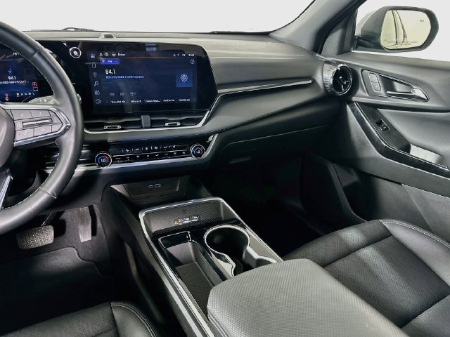 Used 2025 Chevrolet Equinox LT w/ Convenience Package II FWD image 24