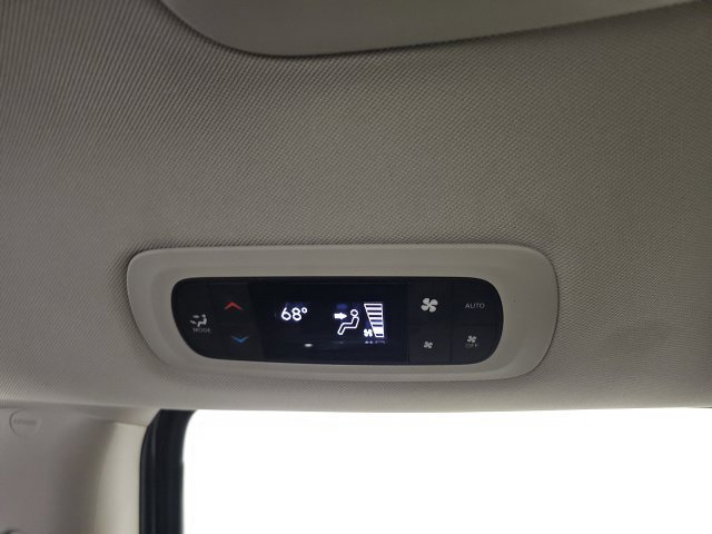 Used 2020 Chrysler Pacifica Touring w/ Cold Weather Group FWD image 31