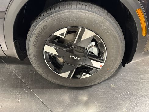 New 2026 Kia Sportage LX w/ LX Convenience Package AWD/4WD image 14