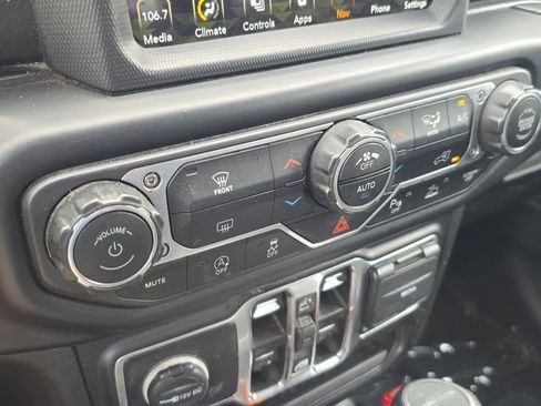 Used 2021 Jeep Gladiator Overland image 23