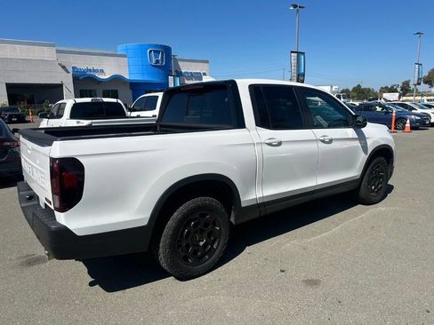 Used 2025 Honda Ridgeline TrailSport+ image 3