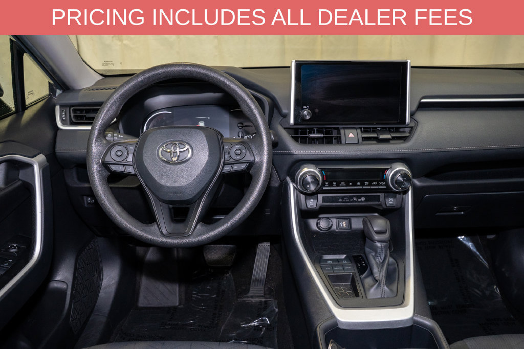 Used 2025 Toyota RAV4 XLE FWD image 6