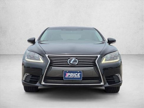 Used 2015 Lexus LS 460 L w/ Ultra Luxury Package RWD image 2