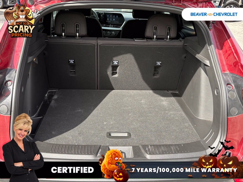 Used 2025 Chevrolet Trax RS w/ Sunroof Package FWD image 11