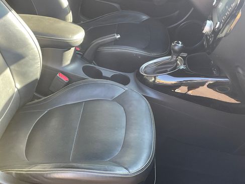 Used 2015 Kia Soul + w/ Primo Package FWD image 11