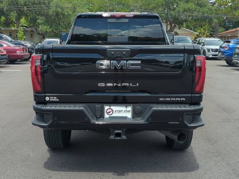 Used 2025 GMC Sierra 3500 Denali Ultimate AWD/4WD image 6