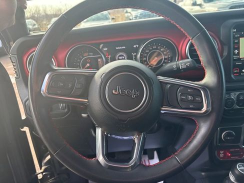 Used 2023 Jeep Wrangler Unlimited Rubicon w/ Cold Weather Group image 19