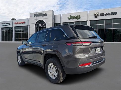 New 2025 Jeep Grand Cherokee Laredo w/ Luxury Tech Group I image 6