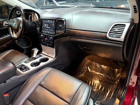Used 2020 Jeep Grand Cherokee Summit w/ Platinum Series Group AWD/4WD image 11