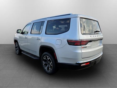 Used 2024 Jeep Wagoneer Series III w/ Flexible Seating Group AWD/4WD image 9