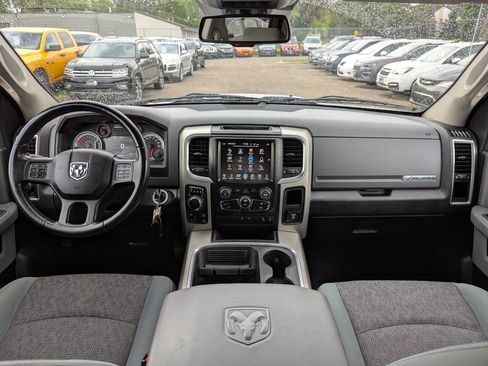 Used 2017 RAM 1500 Big Horn AWD/4WD image 2