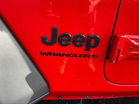 Used 2023 Jeep Wrangler Sport S image 8