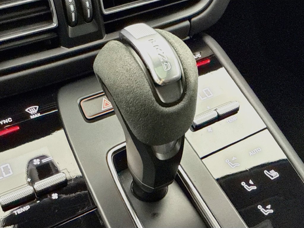 Certified 2024 Porsche Macan GTS AWD/4WD image 21