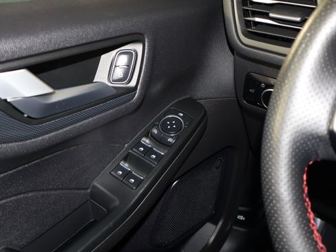 Used 2024 Ford Escape ST-Line image 34