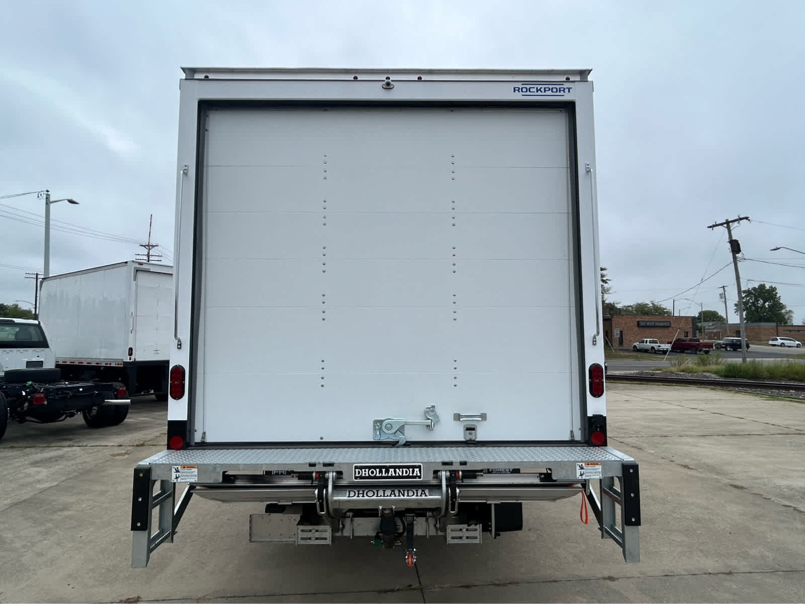 New 2027 Ford E-350 and Econoline 350 Super Duty w/ Power Equipment Group RWD image 3