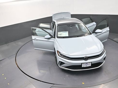 New 2026 Volkswagen Jetta SE image 28