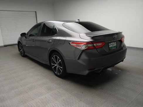 Used 2019 Toyota Camry SE image 5