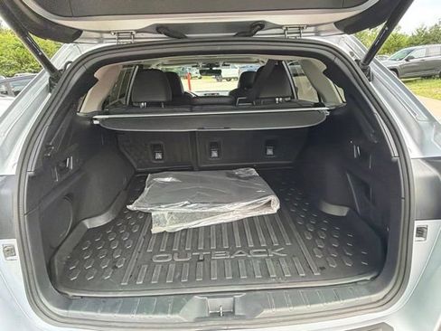 Used 2024 Subaru Outback Limited AWD/4WD image 11