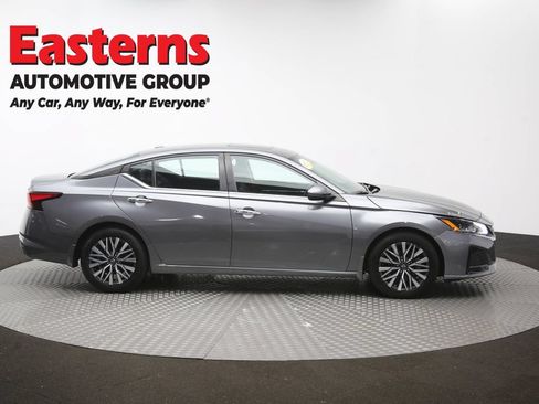 Used 2023 Nissan Altima 2.5 SV w/ SV Premium Package FWD image 45