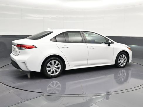 Used 2024 Toyota Corolla LE image 3