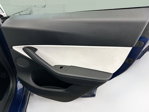 Used 2020 Tesla Model Y Long Range image 33