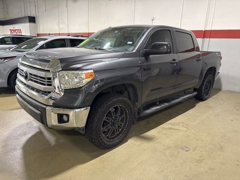 Used 2017 Toyota Tundra SR5 w/ SR5 Upgrade Package RWD image 1