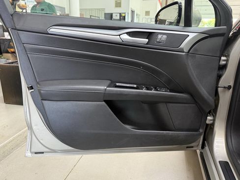Used 2015 Ford Fusion Titanium FWD image 10