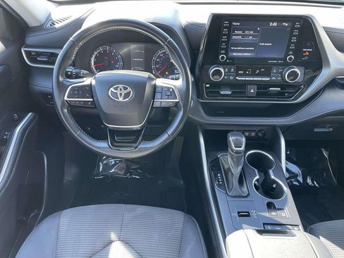Used 2021 Toyota Highlander LE image 22