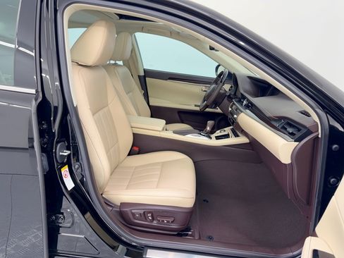 Used 2017 Lexus ES 350 w/ Luxury Package FWD image 30