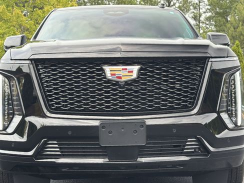 Used 2026 Cadillac Escalade Platinum Sport w/ LPO, Floor Liner Package AWD/4WD image 20
