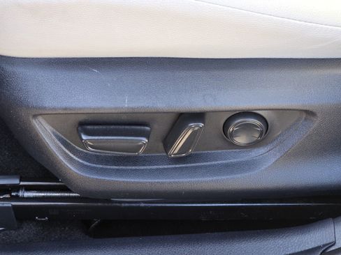 Used 2025 Toyota Camry XLE image 14